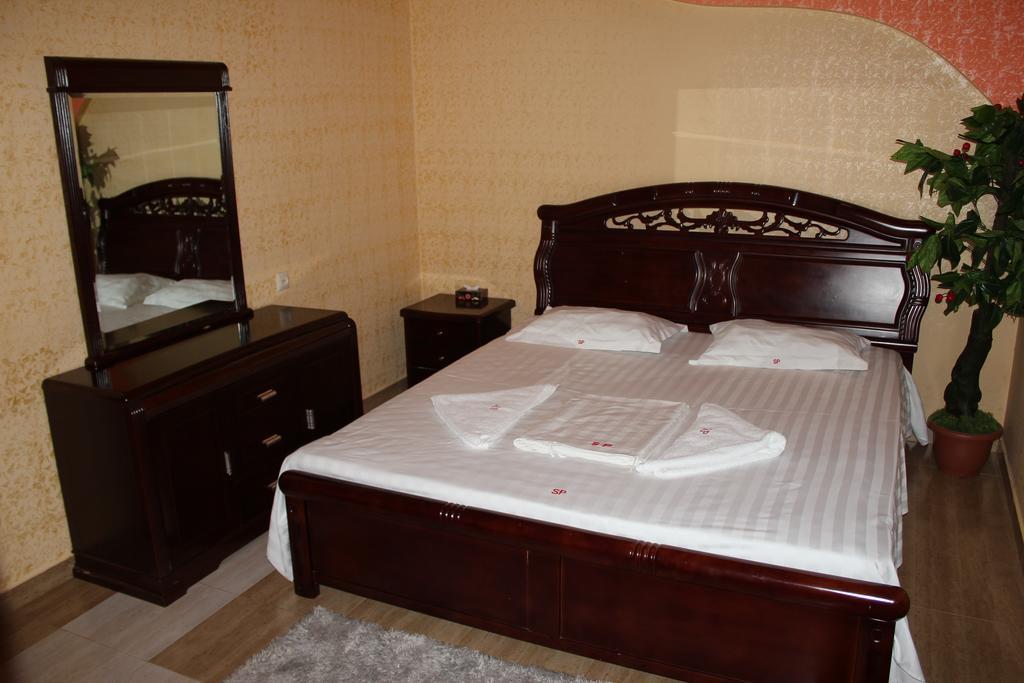 Sochi Plaza Hotel 耶烈万 客房 照片