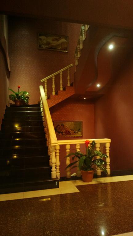 Sochi Plaza Hotel 耶烈万 外观 照片