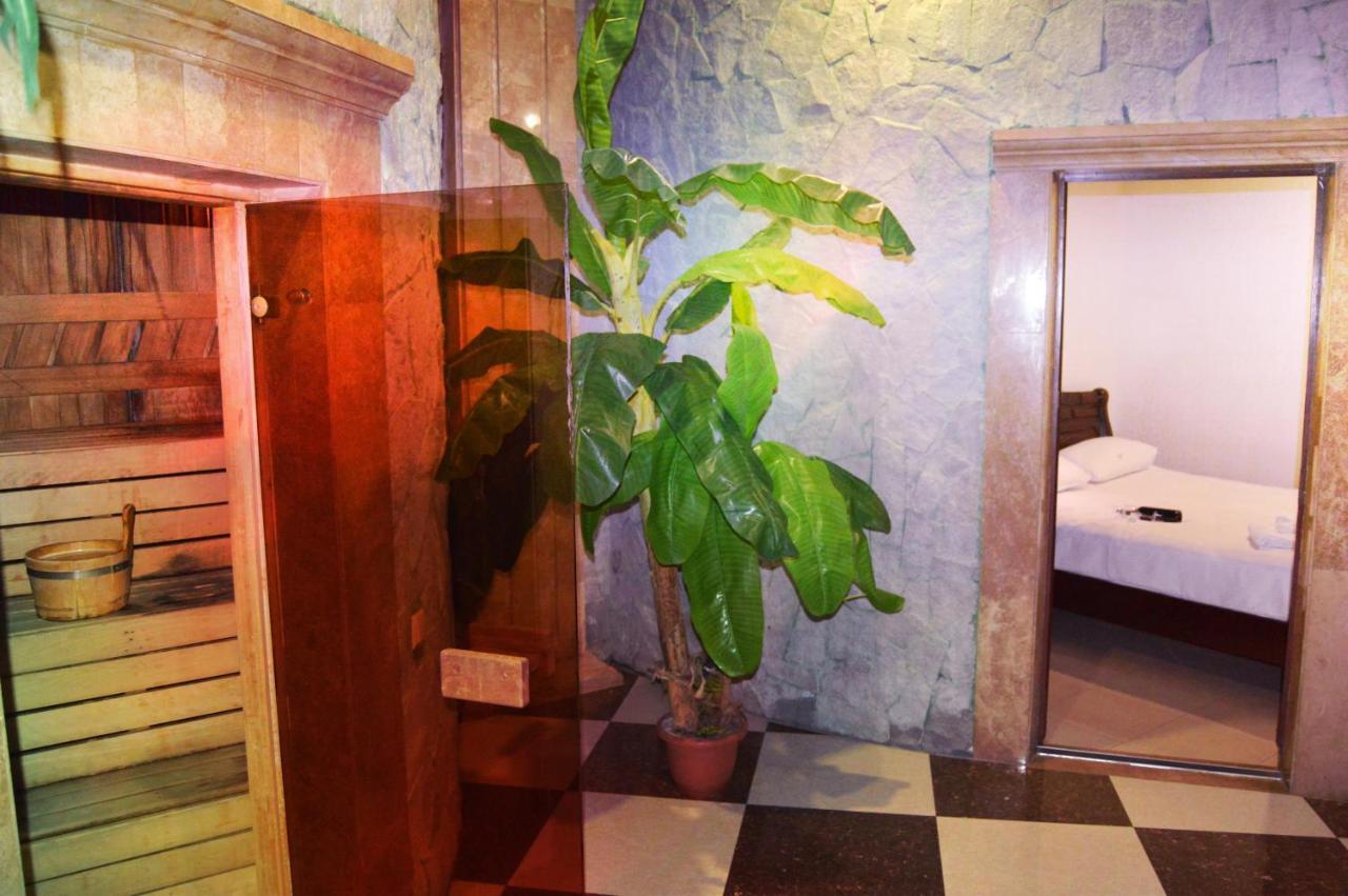 Sochi Plaza Hotel 耶烈万 外观 照片
