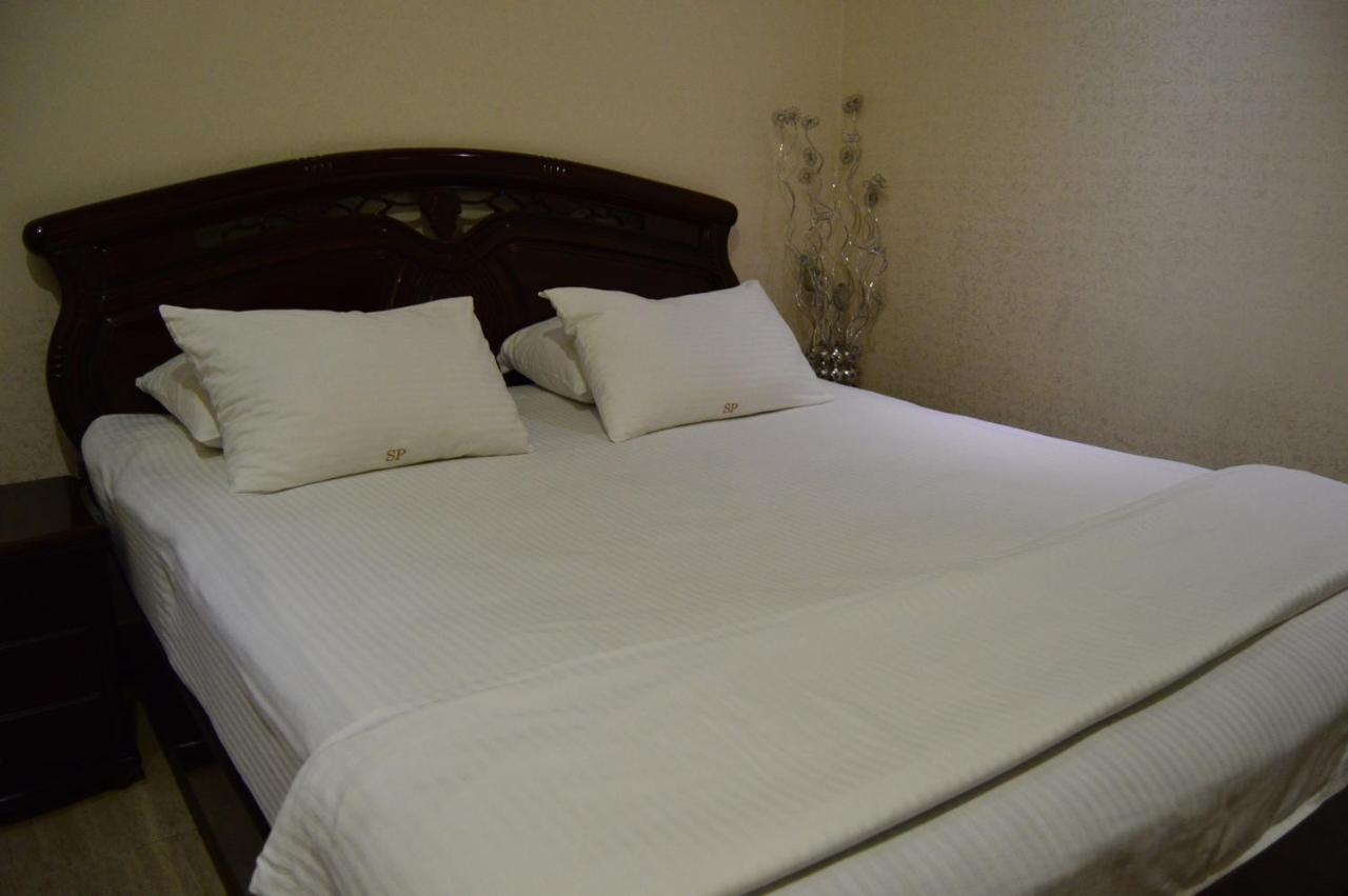 Sochi Plaza Hotel 耶烈万 外观 照片