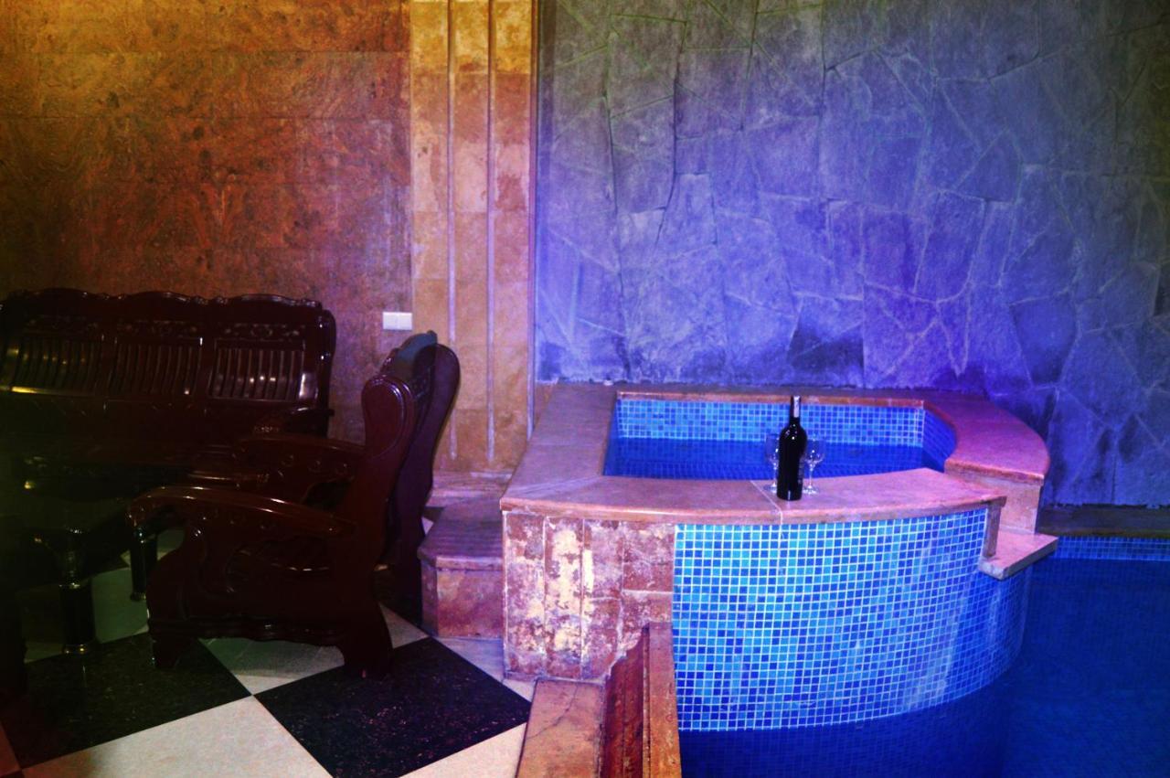 Sochi Plaza Hotel 耶烈万 外观 照片