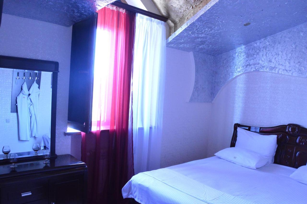 Sochi Plaza Hotel 耶烈万 外观 照片